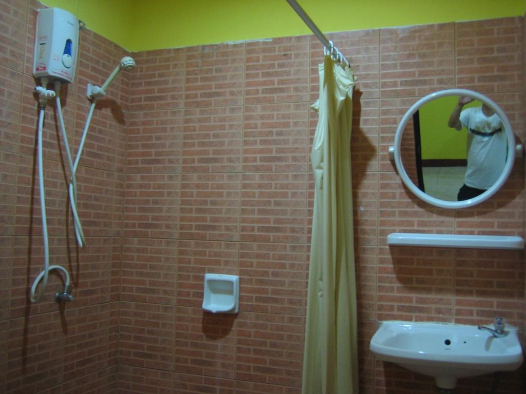 Andaman Place Guesthouse Patong Oda fotoğraf